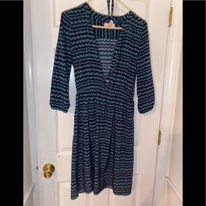 Women’s size 2 stretch waist patterned dress